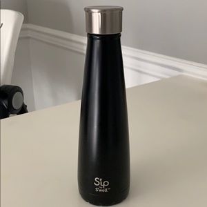 Sip by Swell bottle. Packaging not included.